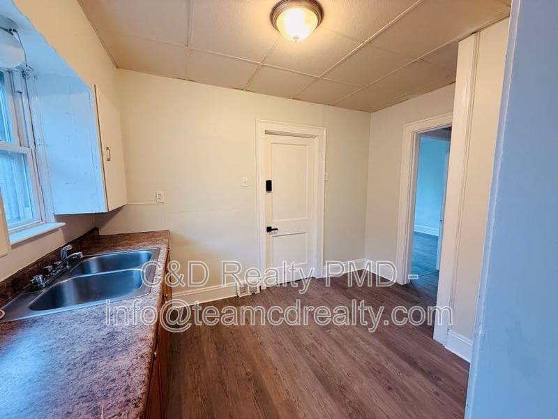 Apartment for rent at 9302 Rosewood Ave Dn, Cleveland, OH 44105