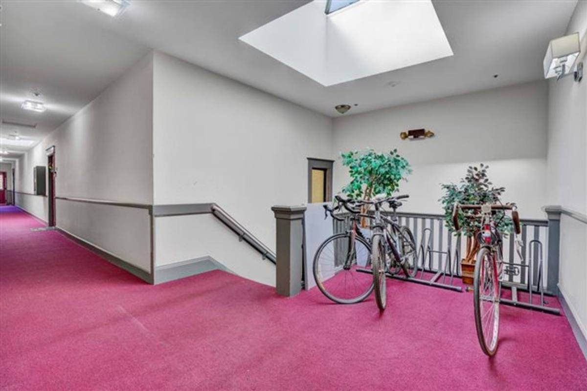 Apartment for rent at 147-149 W Richmond Ave, Richmond, CA 94801