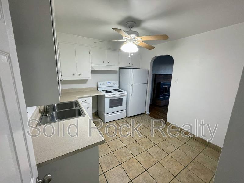 Apartment for rent at 513 W Uintah St #1, Colorado Springs, CO 80905