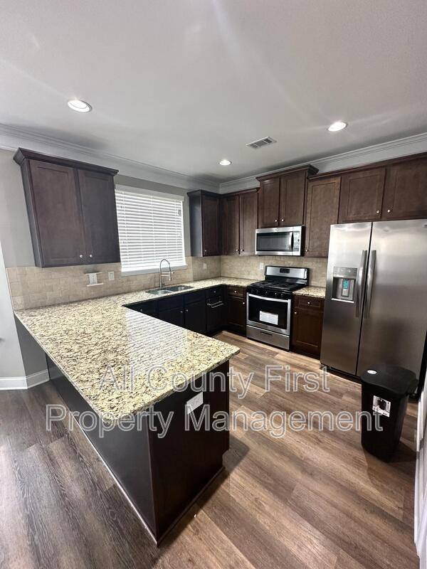 House for rent at 553 Sprayberry Dr, Stockbridge, GA 30281