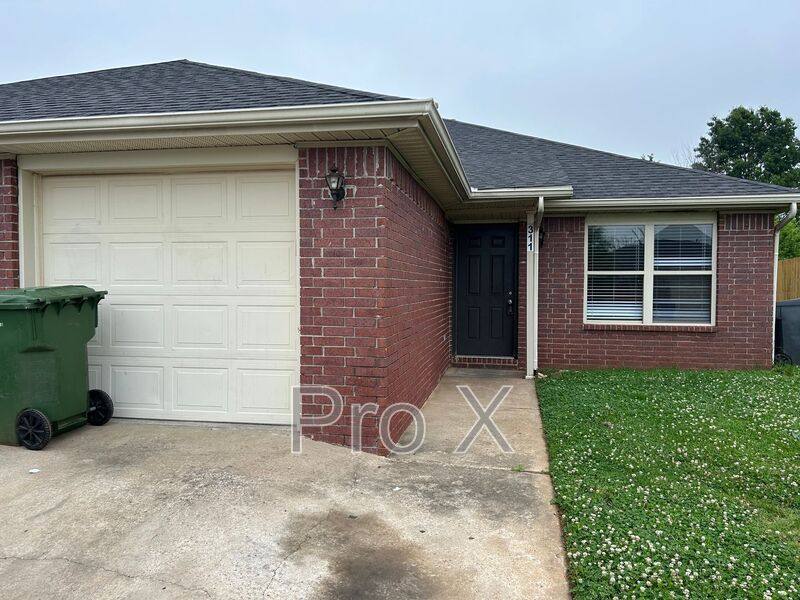 House for rent at 311 E Laura St, Rogers, AR 72758