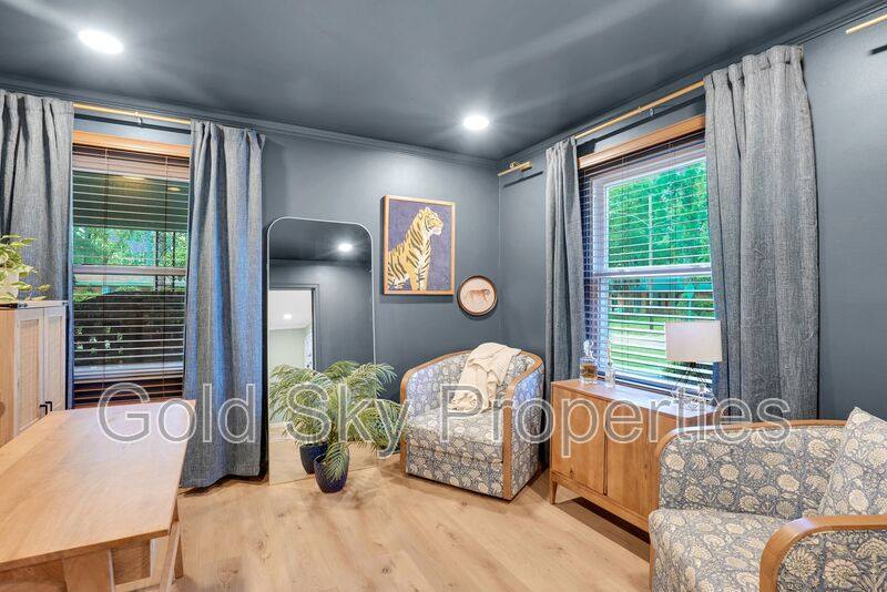 House for rent at 9 Hillyer Dr, Savannah, GA 31406