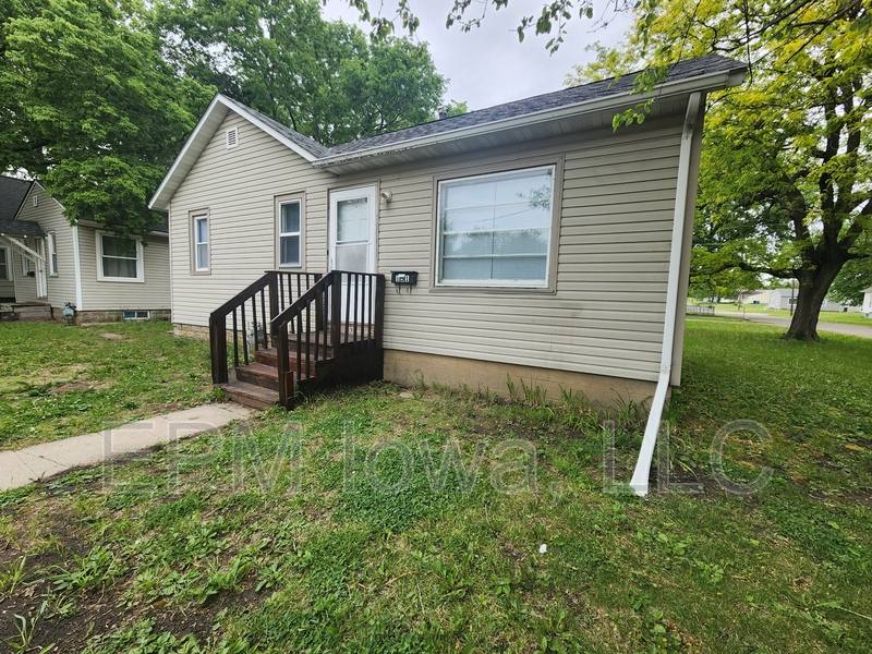 House for rent at 151 French St, Waterloo, IA 50703