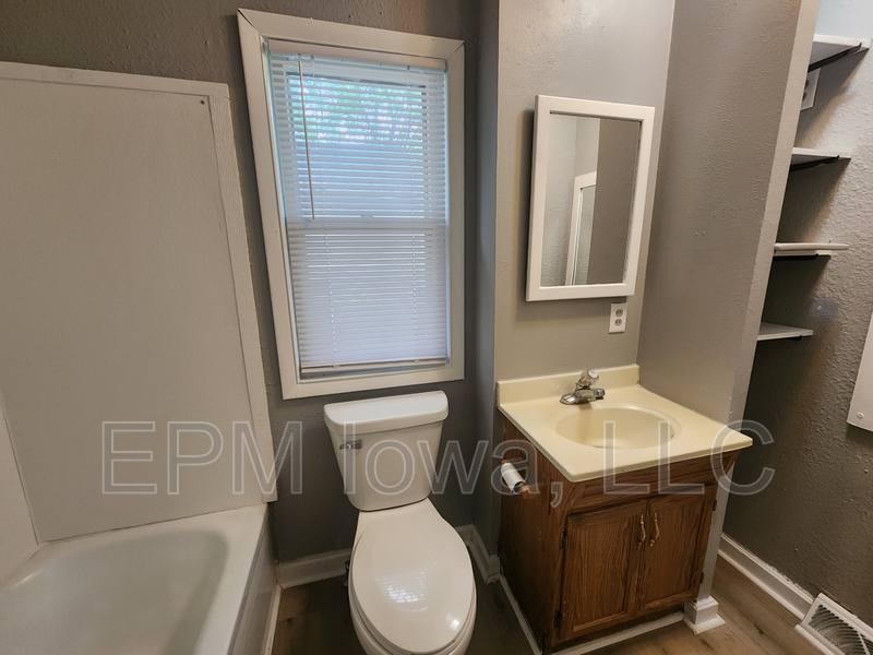 House for rent at 151 French St, Waterloo, IA 50703