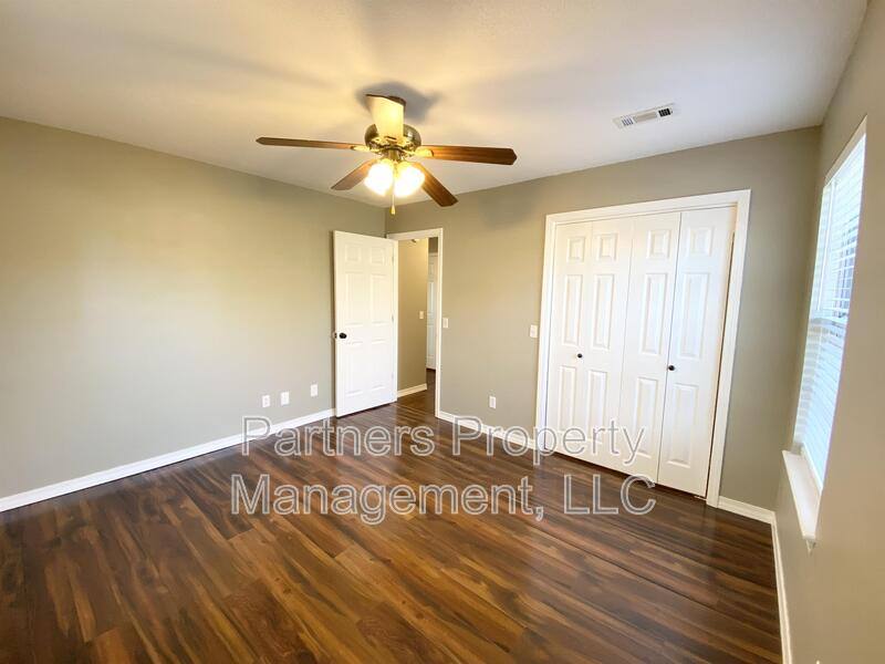 Apartment for rent at 831 N 54th Ave, Fayetteville, AR 72704
