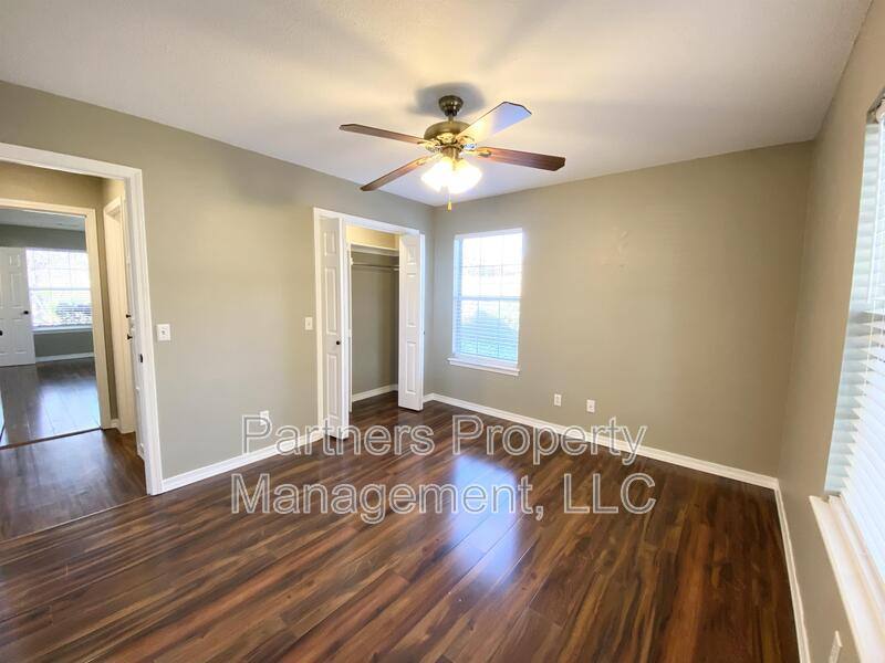 Apartment for rent at 831 N 54th Ave, Fayetteville, AR 72704