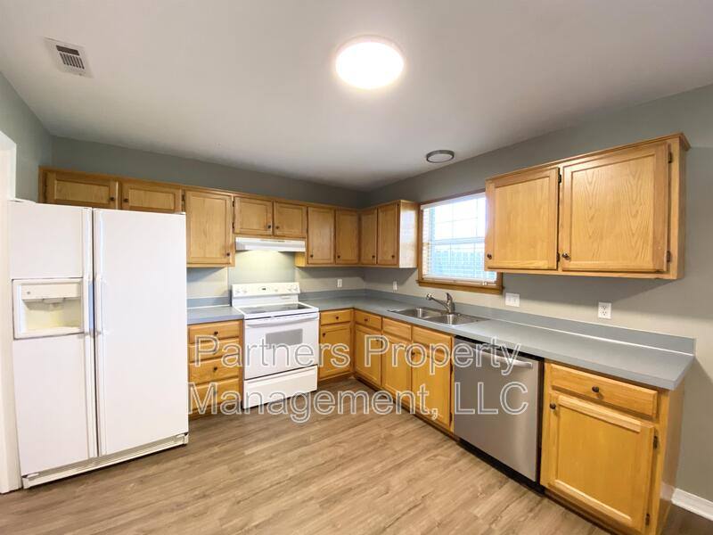 Apartment for rent at 831 N 54th Ave, Fayetteville, AR 72704