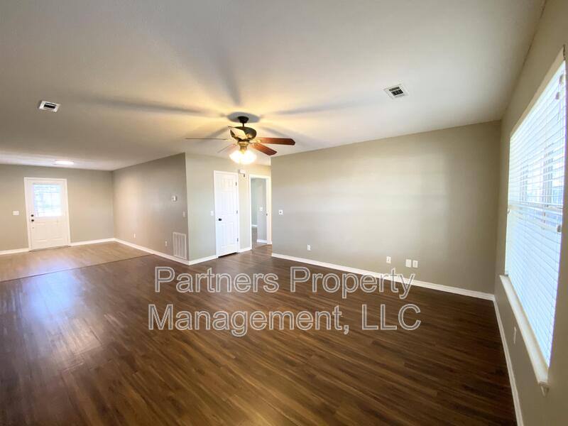 Apartment for rent at 831 N 54th Ave, Fayetteville, AR 72704