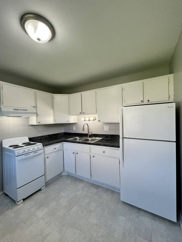 Apartment for rent at 1750 Saint Johns Blvd #17, Lincoln Park, MI 48146