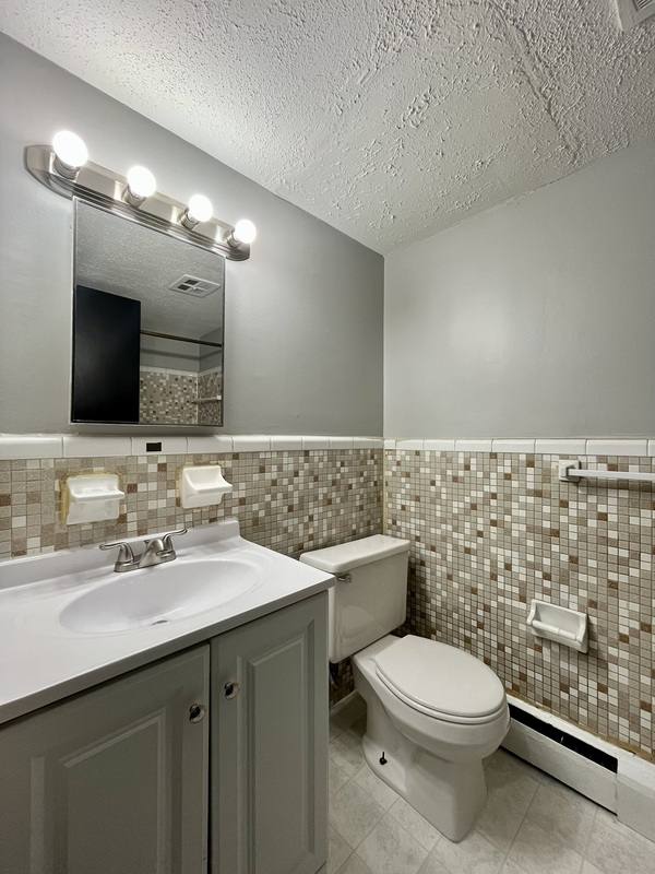 Apartment for rent at 1750 Saint Johns Blvd #17, Lincoln Park, MI 48146