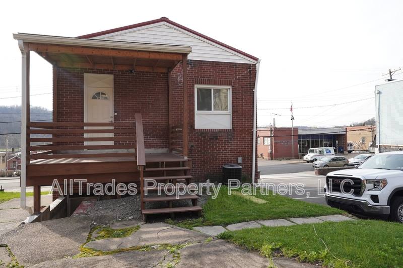 Apartment for rent at 408 Cavitt Ave #2, Trafford, PA 15085
