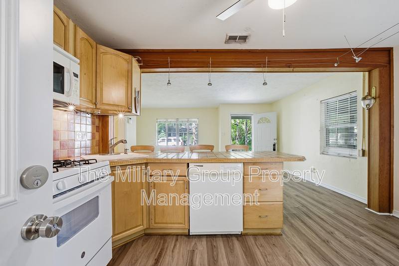 House for rent at 2115 Minerva Ave, Jacksonville, FL 32207