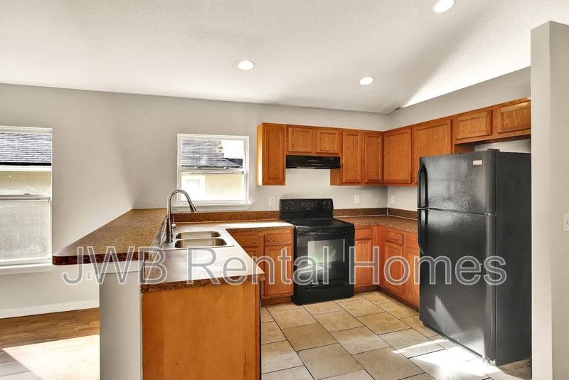 House for rent at 8518 Maple St, Jacksonville, FL 32244