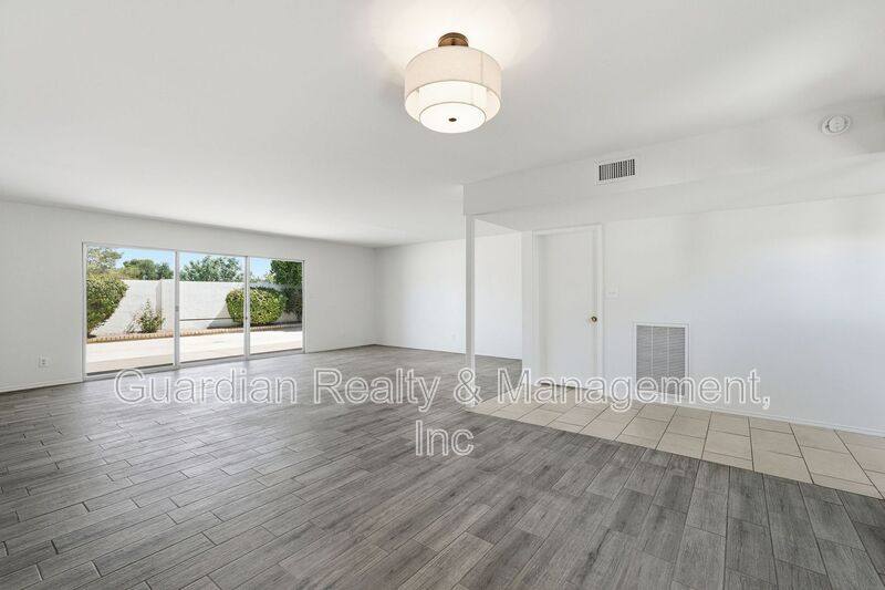 Townhouse for rent at 7238 E Joshua Tree Lane, Scottsdale, AZ 85250