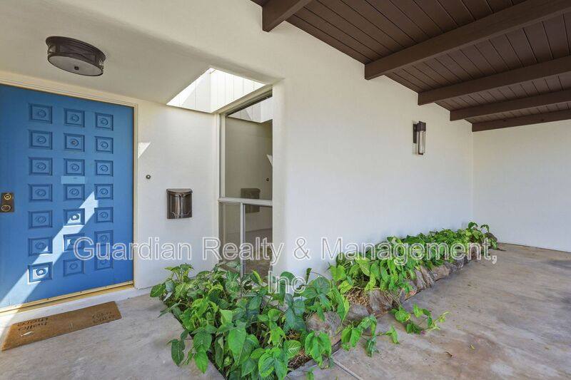 Townhouse for rent at 7238 E Joshua Tree Lane, Scottsdale, AZ 85250