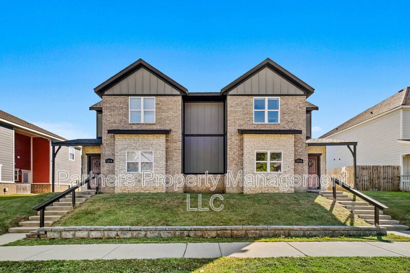 Apartment for rent at 1258 N Sicily Lane, Fayetteville, AR 72704