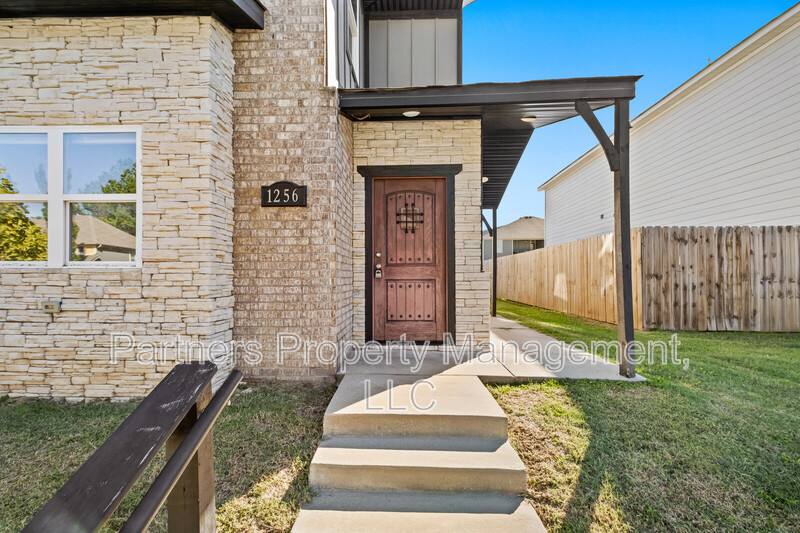 Apartment for rent at 1258 N Sicily Lane, Fayetteville, AR 72704