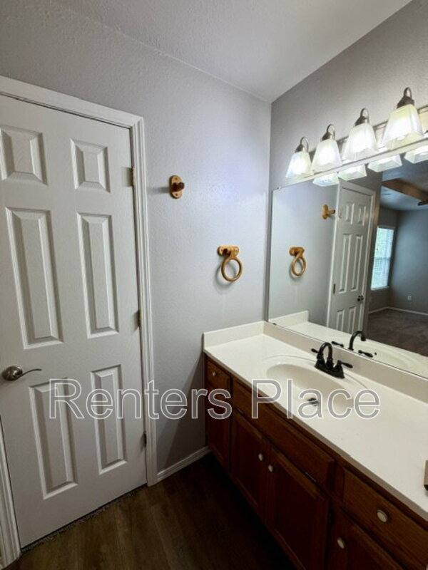 House for rent at 312 W Sycamore St, Coweta, OK 74429