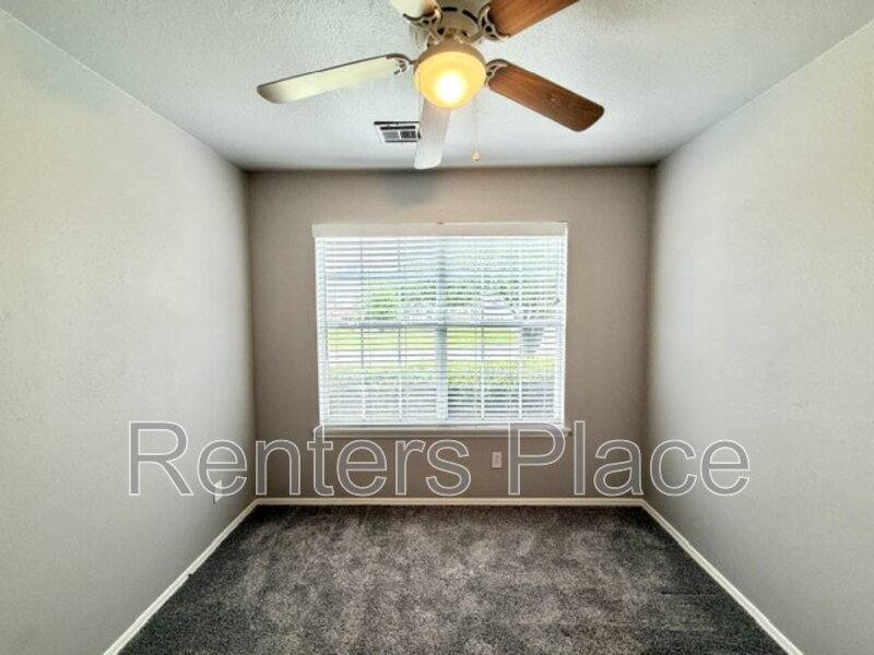 House for rent at 312 W Sycamore St, Coweta, OK 74429