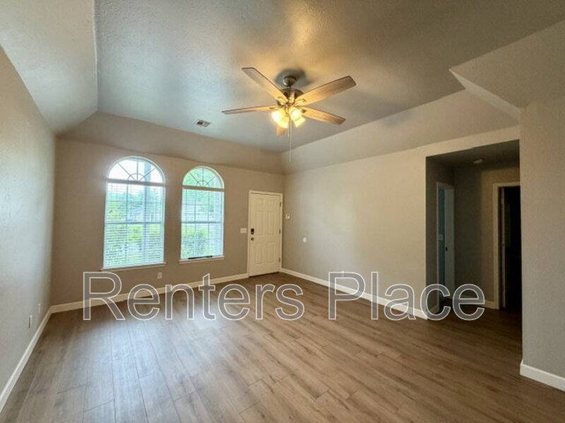 House for rent at 312 W Sycamore St, Coweta, OK 74429