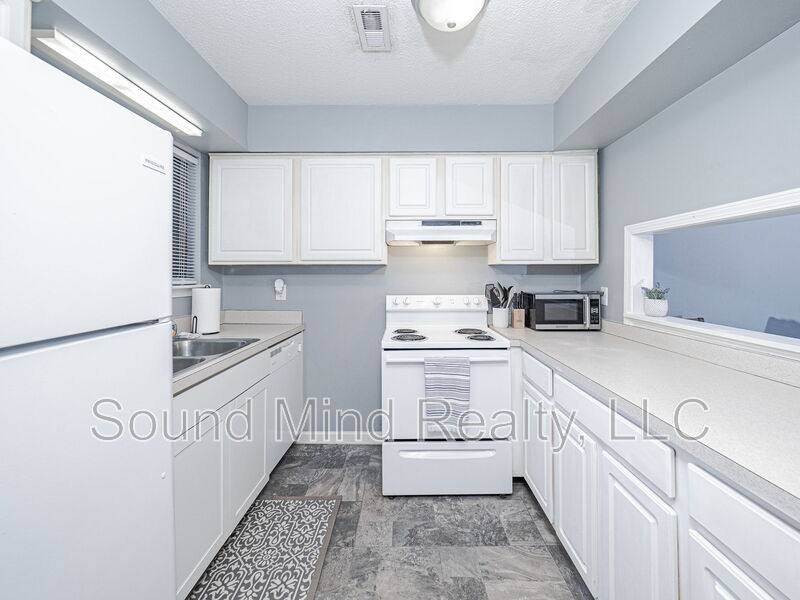 Townhouse for rent at 4249 Lake Ridge Dr #5-B, Raleigh, NC 27604