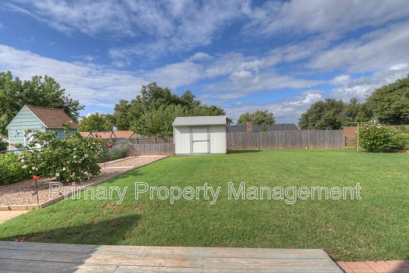 House for rent at 307 Vickie Dr, Yukon, OK 73099