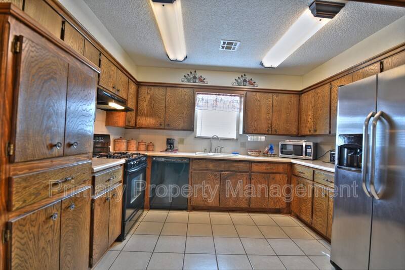 House for rent at 307 Vickie Dr, Yukon, OK 73099