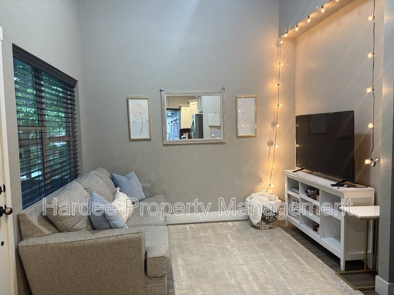 House for rent at 4315 N Adams St, Garden City, ID 83714