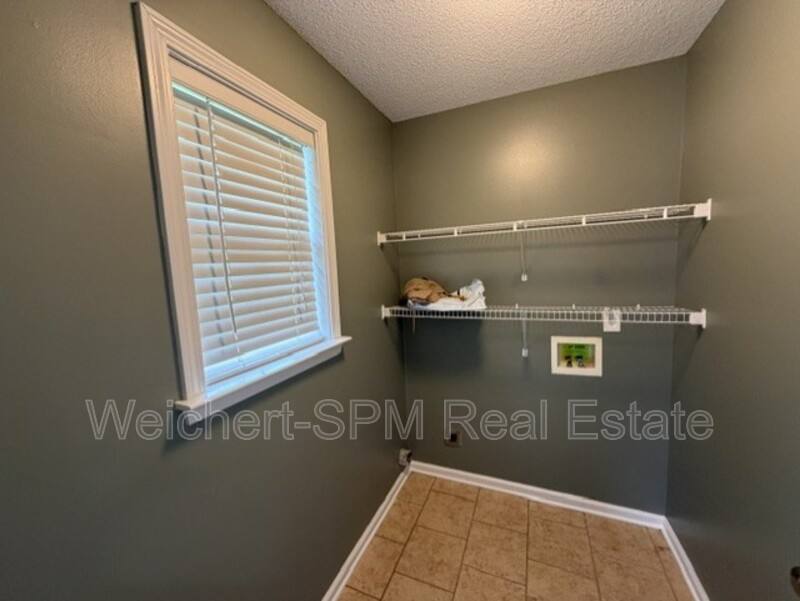 House for rent at 11245 Cashmere Woods Dr, Arlington, TN 38002
