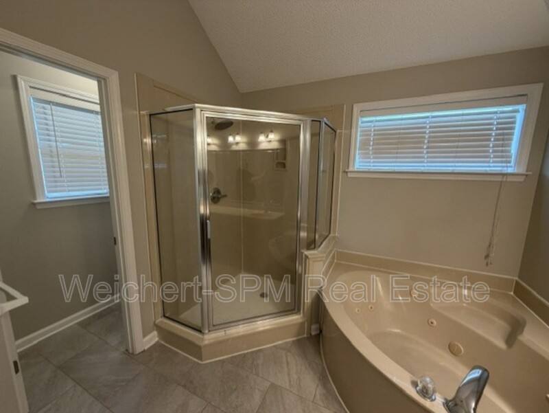 House for rent at 11245 Cashmere Woods Dr, Arlington, TN 38002