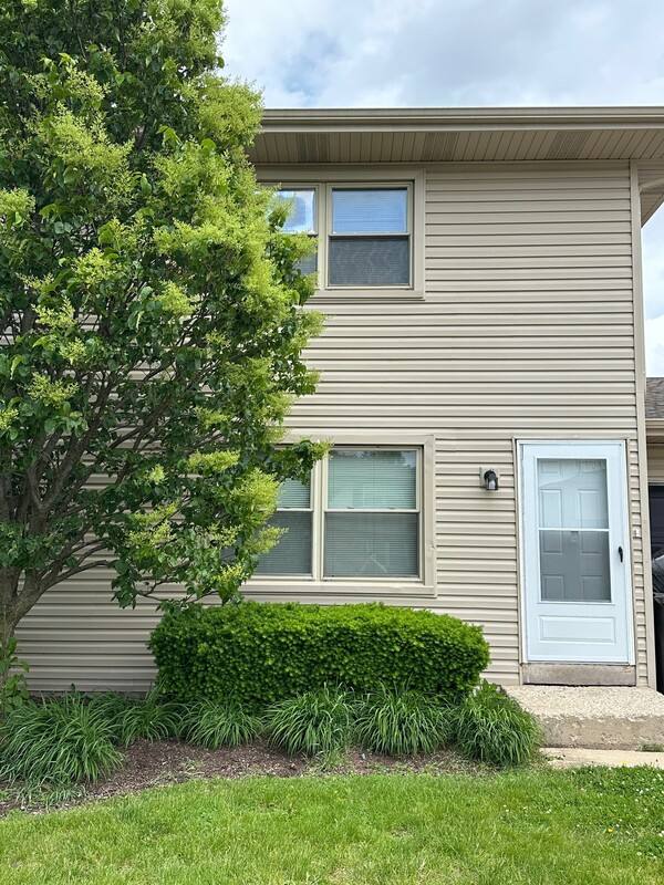 Townhouse for rent at 2030 Kevin Dr, Montgomery, IL 60538