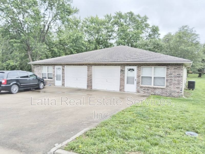 Apartment for rent at 715 W 26th St #B, Higginsville, MO 64037