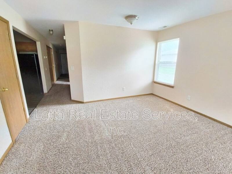 Apartment for rent at 715 W 26th St #B, Higginsville, MO 64037