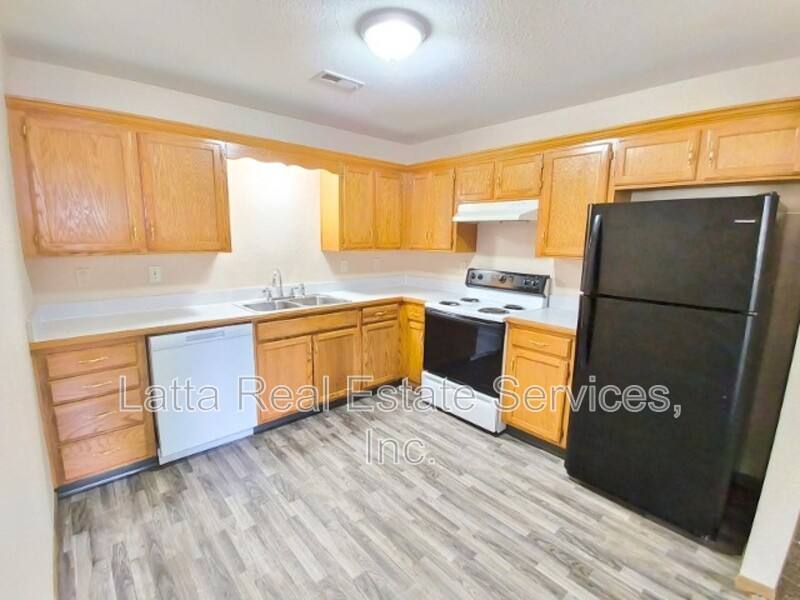 Apartment for rent at 715 W 26th St #B, Higginsville, MO 64037