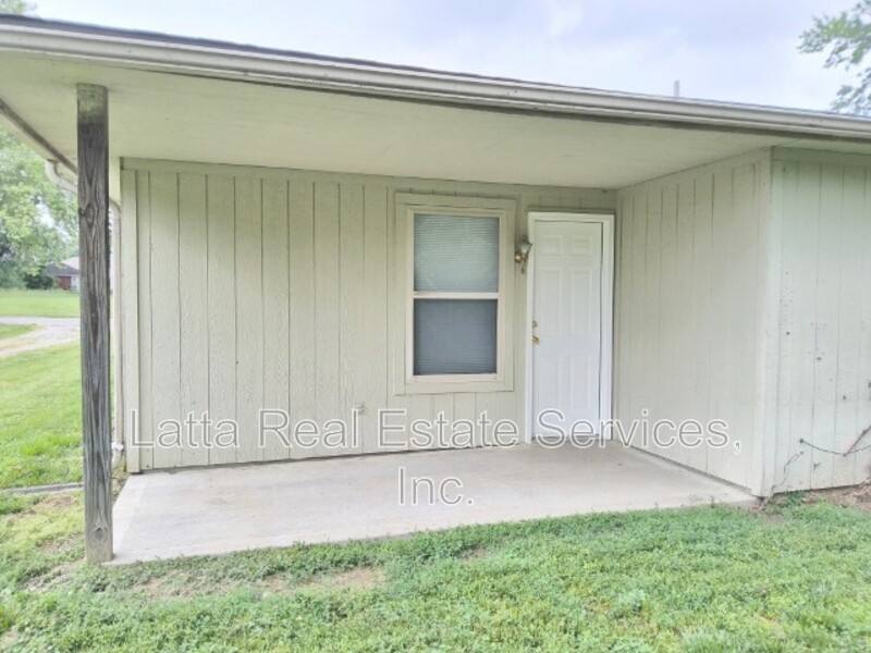 Apartment for rent at 715 W 26th St #B, Higginsville, MO 64037