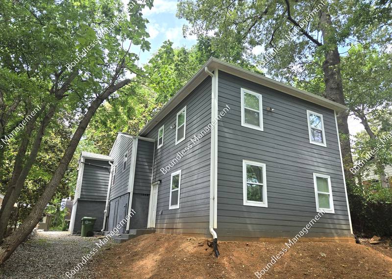 House for rent at 1064 Westmoor Dr NW, Atlanta, GA 30314