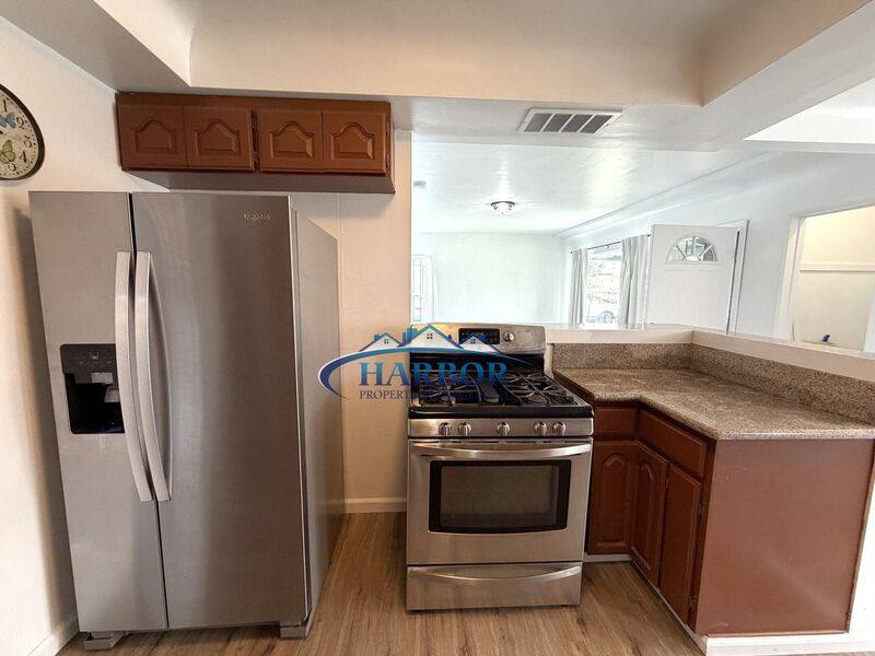 House for rent at 239 E 90th St, Los Angeles, CA 90003