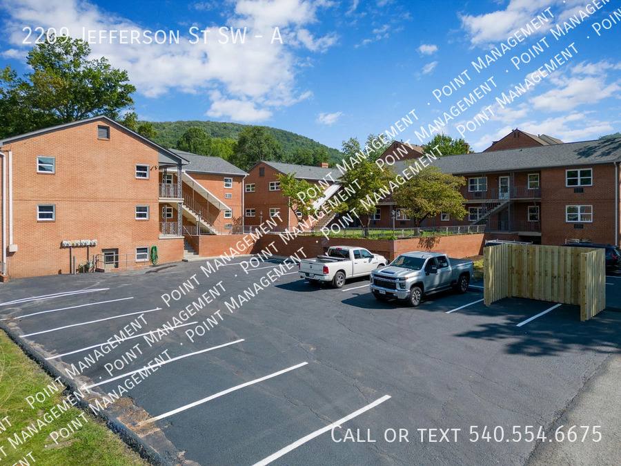 Apartment for rent at 2209 Jefferson St SW #A, Roanoke, VA 24014