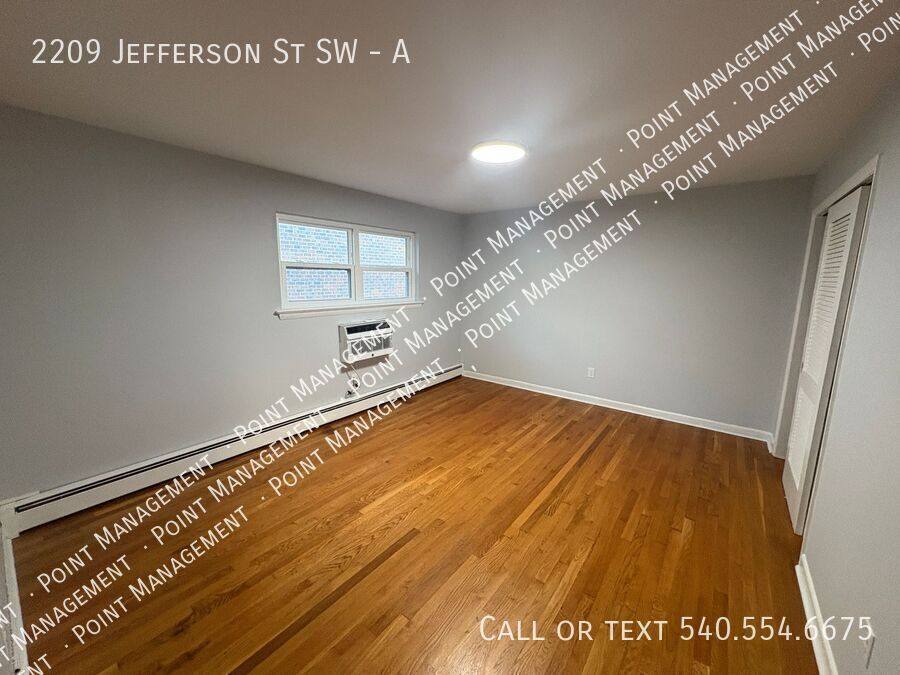 Apartment for rent at 2209 Jefferson St SW #A, Roanoke, VA 24014