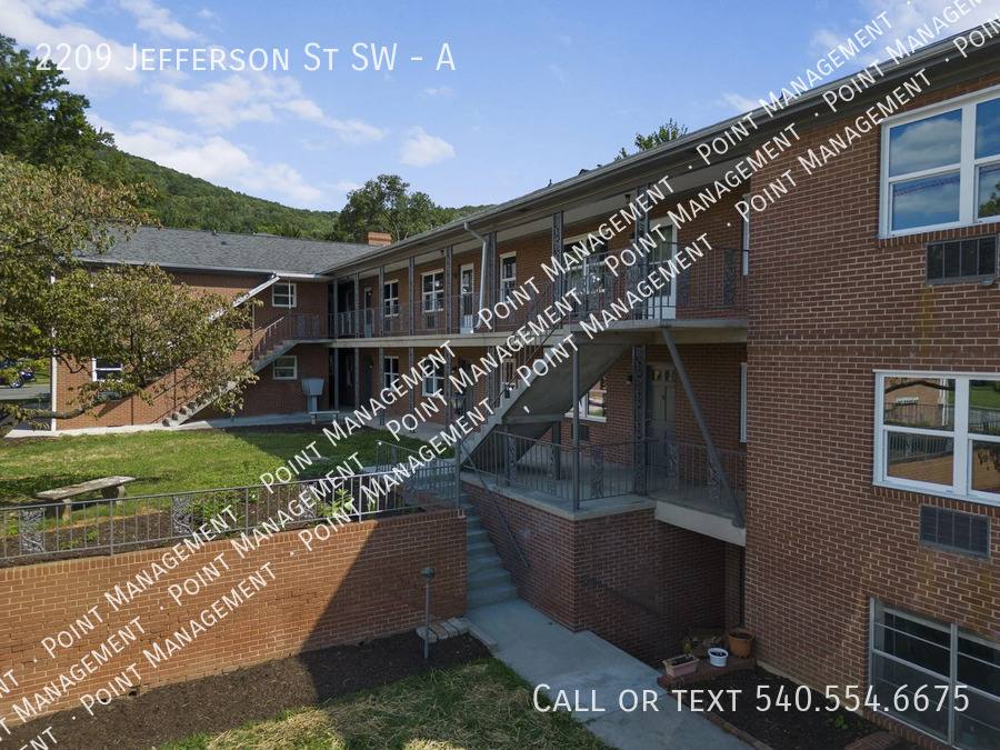 Apartment for rent at 2209 Jefferson St SW #A, Roanoke, VA 24014