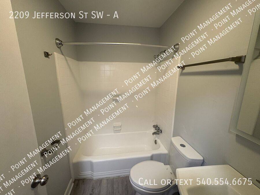 Apartment for rent at 2209 Jefferson St SW #A, Roanoke, VA 24014