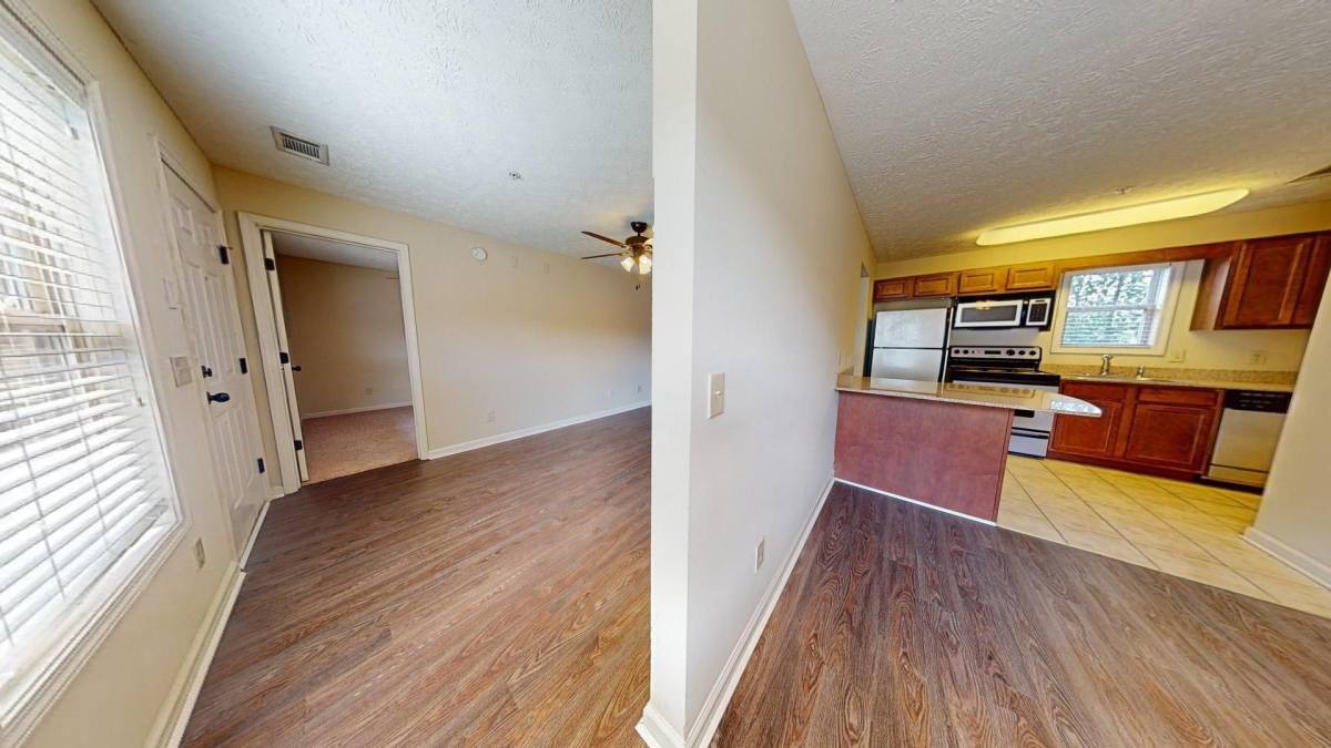 Apartment for rent at 338 W Glenn Ave, Auburn, AL 36830