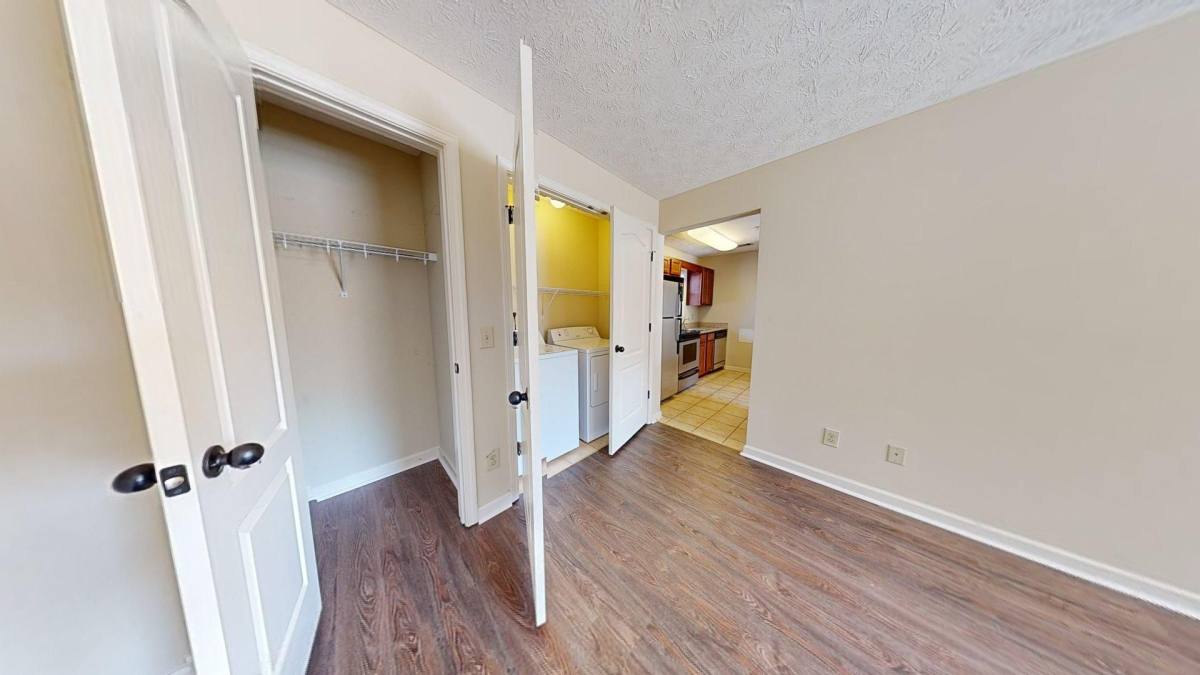 Apartment for rent at 338 W Glenn Ave, Auburn, AL 36830