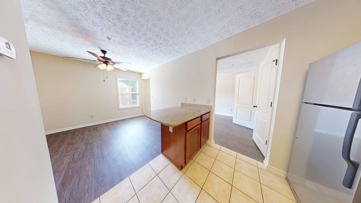 Apartment for rent at 338 W Glenn Ave, Auburn, AL 36830