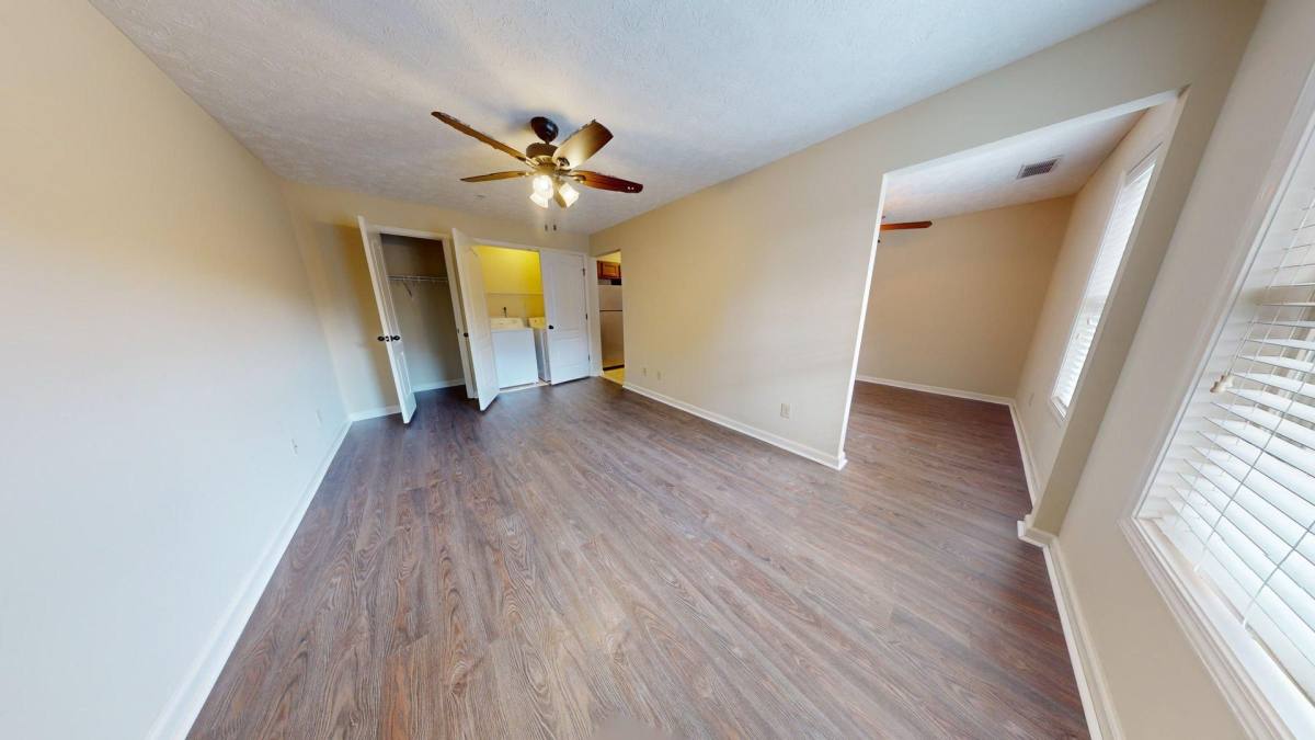 Apartment for rent at 338 W Glenn Ave, Auburn, AL 36830