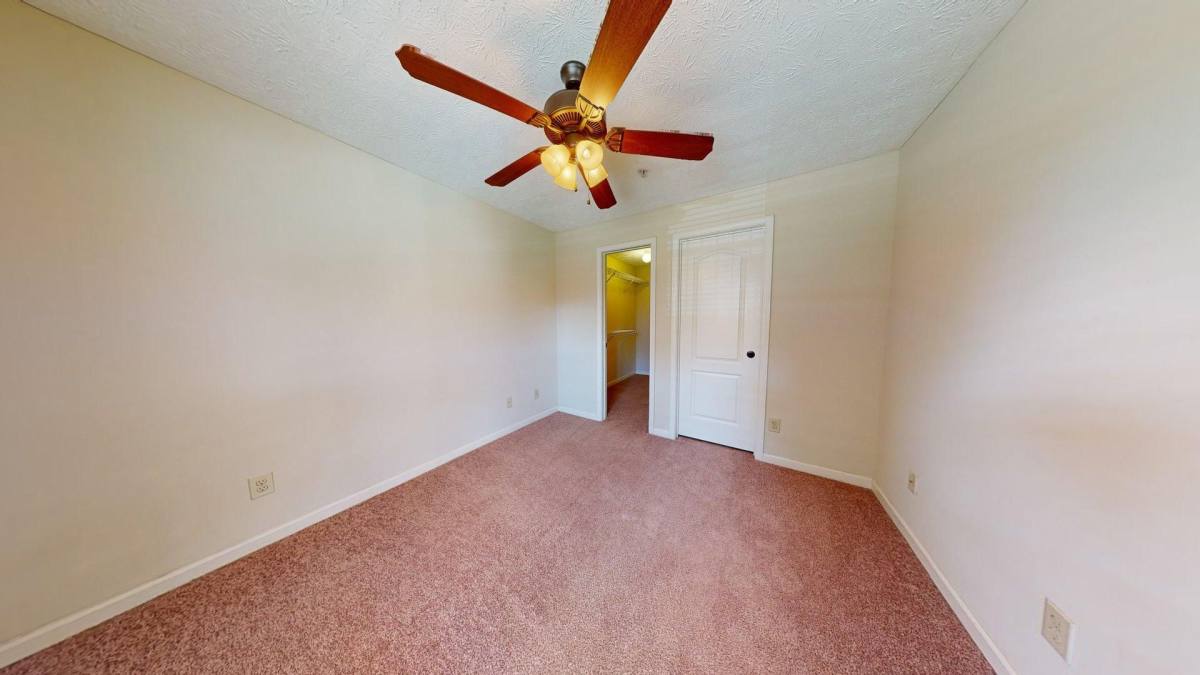 Apartment for rent at 338 W Glenn Ave, Auburn, AL 36830