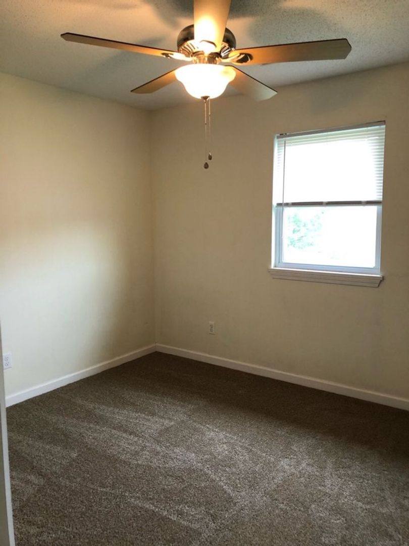 Apartment for rent at 121 E Rodney, Cape Girardeau, MO 63701