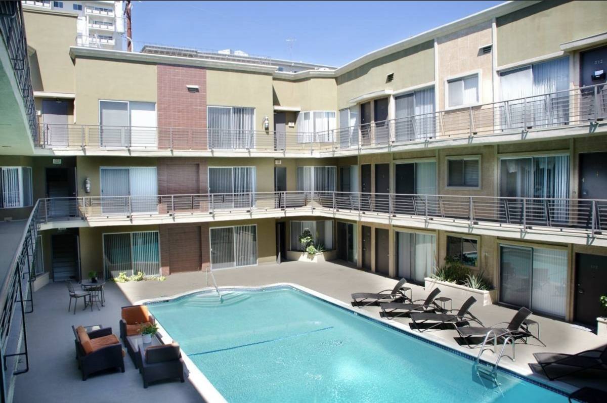 Apartment for rent at 1155 Hacienda Place, West Hollywood, CA 90069