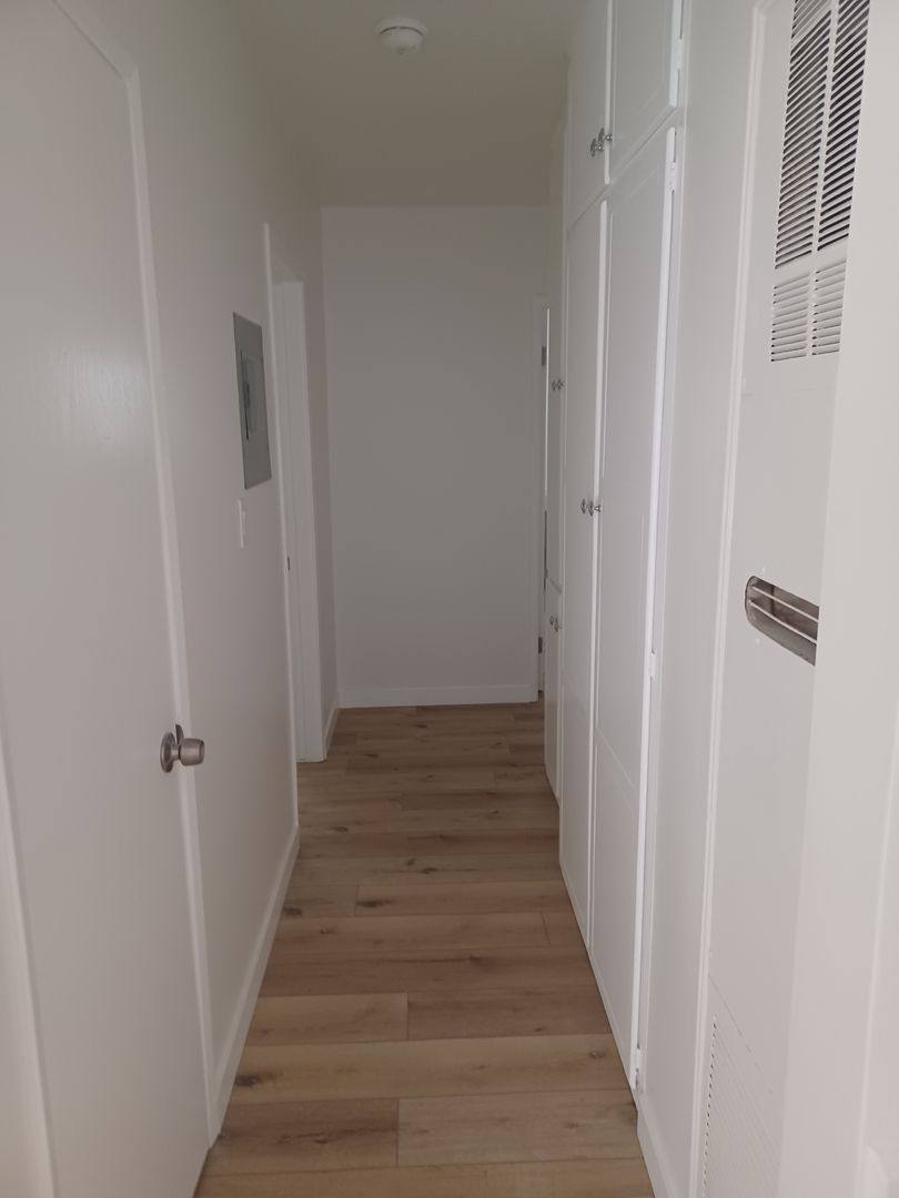 Apartment for rent at 1155 Hacienda Place, West Hollywood, CA 90069
