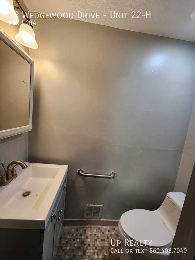 Apartment for rent at 22 Wedgewood Dr #22-H, Bloomfield, CT 06002